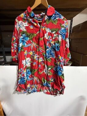 #4367-Men's Red Floral Short-Sleeve Button-Down Shirt